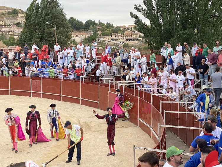 Una excelente novillada de Pedraza de Yeltes permite el triunfo a Diego Mateos y Marcos Adame en Sepúlveda 1 Diego Mateos