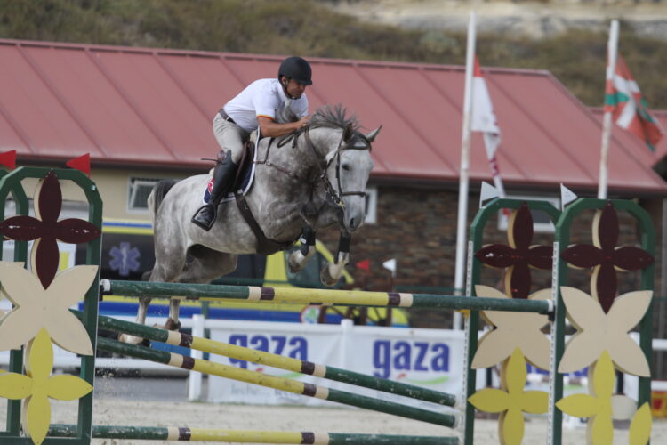 El segoviano Enrique Camiruaga durante un ejercicio./FHCYL