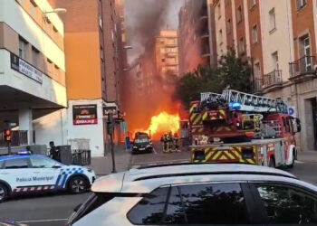 Se estaban realizando unas obras de la red frío-calor pero se desconocen aún las causas de la detonación. / Rafael Oñate