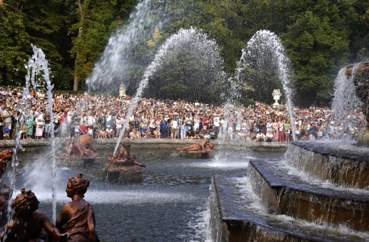 Encendido de las fuentes monumentales de La Granja / MARIO ANTÓN LOBO