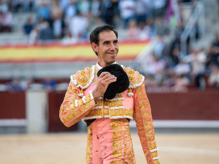 Fortes, saludando una ovación en Las Ventas. / PLAZA 1