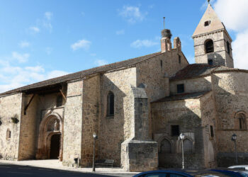 La obra se escenificará en el exterior de la iglesia de Santa María / E.A.