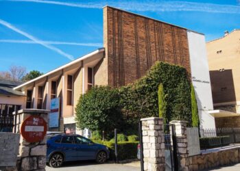 Fachada del IES Andrés Laguna. / E.A.