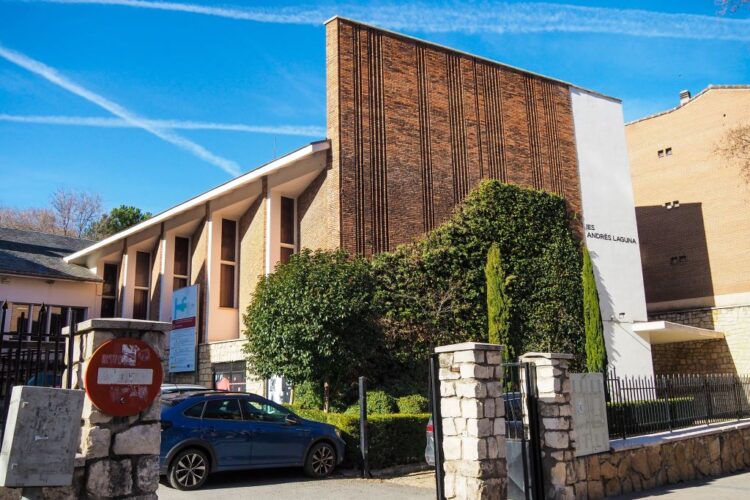 Fachada del IES Andrés Laguna. / E.A.