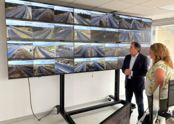 El director general de Carreteras e Infraestructuras, Jesús Puerta, visita el Centro de Conservación de Carbonero el Mayor. / JCYL
