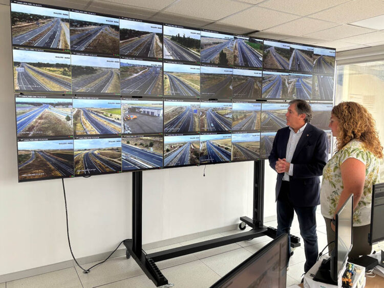El director general de Carreteras e Infraestructuras, Jesús Puerta, visita el Centro de Conservación de Carbonero el Mayor. / JCYL