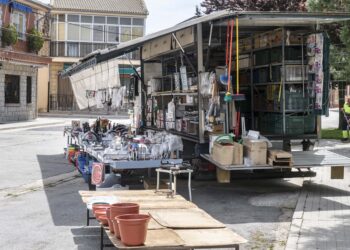 Camion de ultramarinos en Muñopedro / DIPUTACIÓN