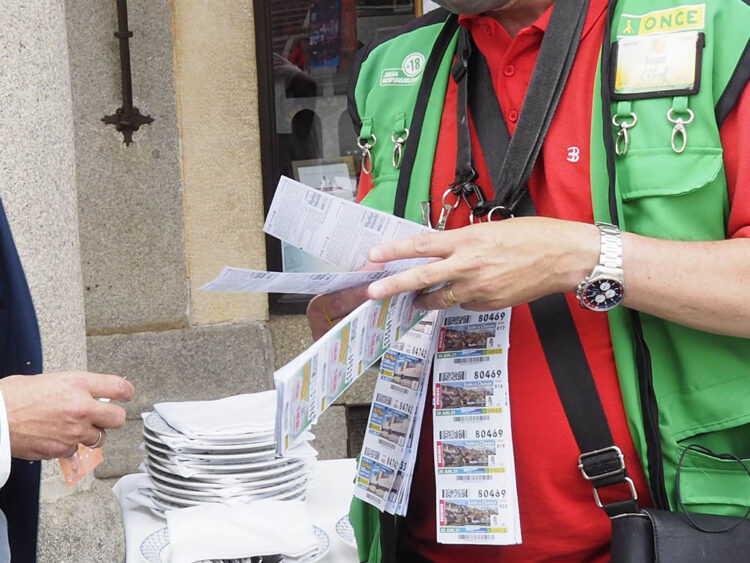 Cupón de la ONCE. / KAMARERO