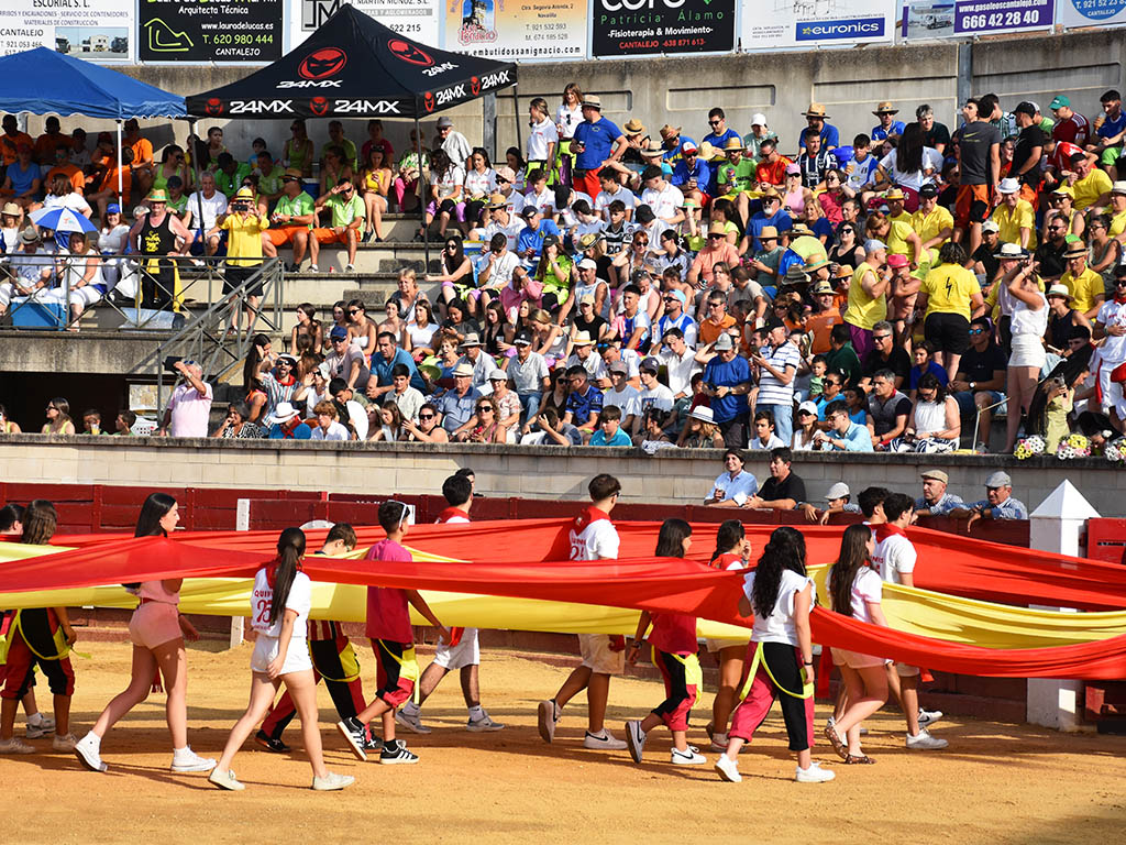 Aspecto de los tendidos en el festejo de rejones de Cantalejo. / A.M.