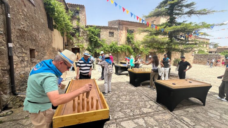 La Fundación Caja Rural de Segovia impulsa ‘Retro Juegos’, una propuesta de ocio familiar intergeneracional para el transcurso de la presente temporada estival / FUNDACIÓN CAJA RURAL DE SEGOVIA