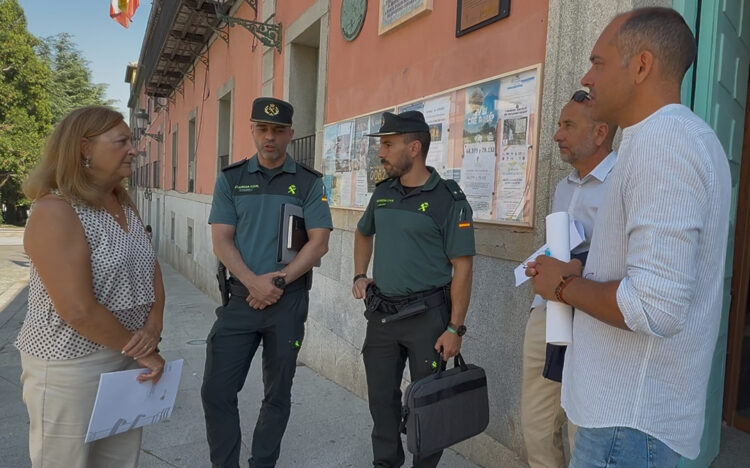 Perfilado el dispositivo de seguridad para las fiestas del Real Sitio de San Ildefonso 1 Reunión de seguridad con motivo de las fiestas de La Granja / SUBDELEGACIÓN DEL GOBIERNO EN SEGOVIA