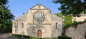 En 1925 el magnate William Randolf Hearst compró el claustro y otras partes del Monasterio de Santa María la Real.