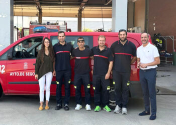 Segundo retén de bomberos de Segovia, antes de partir hacia León. / AYUNTAMIENTO DE SEGOVIA