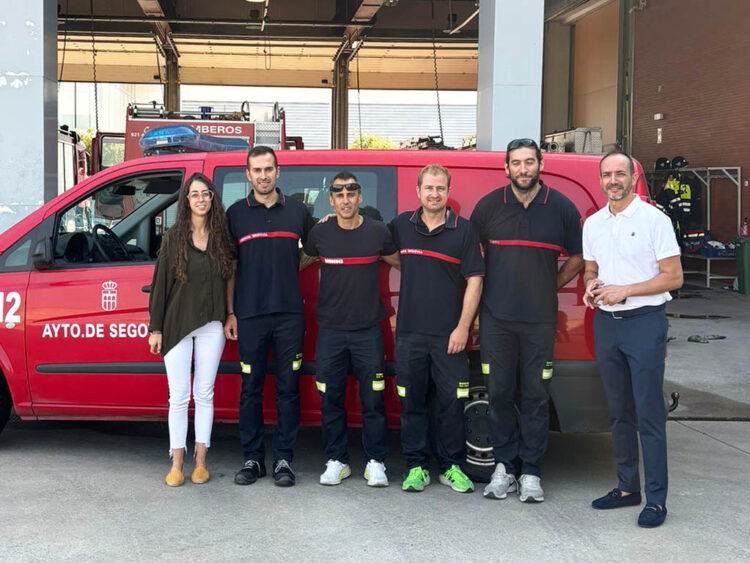 Segundo retén de bomberos de Segovia, antes de partir hacia León. / AYUNTAMIENTO DE SEGOVIA