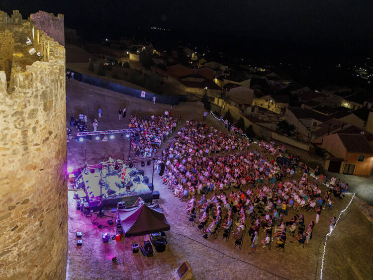 El Museg cierra su 50 aniversario con llenos absolutos y más de 10.000 asistentes 1 Concierto de Yilian Cañizares en el castillo de Turégano dentro de la programación de ‘Museg al Natural’. / MUSEG- NACHO VALVERDE