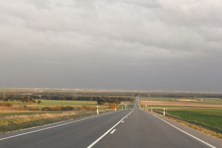 La carretera CL-605 es una de las intervenidas por la Diputación de Segovia. / NEREA LLORENTE