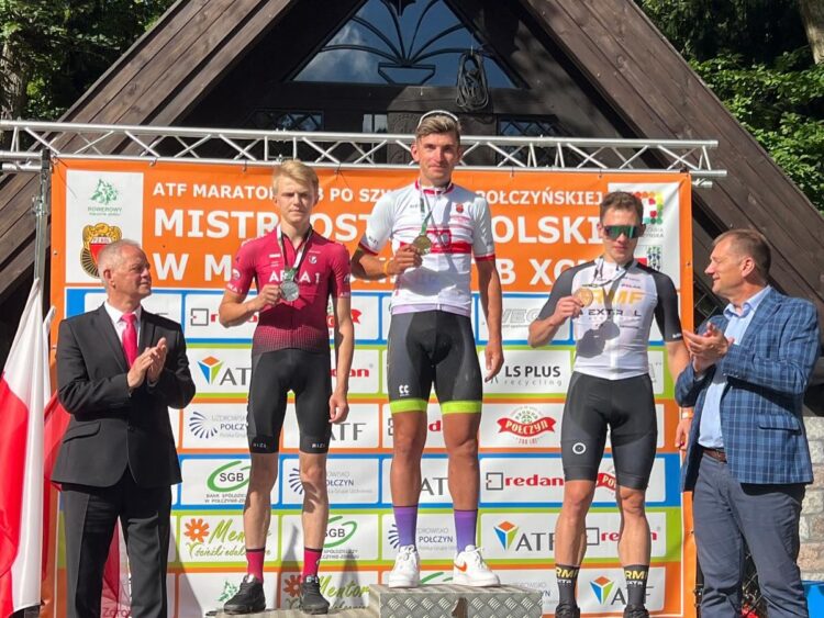 Jakub Cieslik, campeón de Polonia en la MTB Maratón Cyclosport 1 El ciclista polaco afincado en Segovia, Jakub Cieslik, posa en el podio como campeón de la cita./E.A