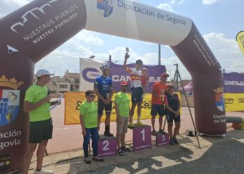 Ganadores absolutos en la prueba masculina de la XI Mountain Bike de Cabezuela./AYTO. CABEZUELA