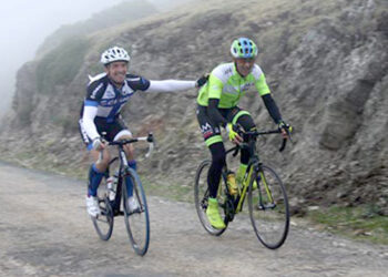 Dos participantes en una anterior edición de la Subida./VILLA DE RIAZA