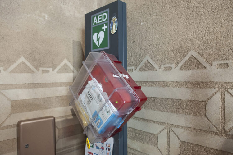 La Diputación otorga ayudas a 75 municipios de la provincia para comprar desfibriladores 1 Vista de un desfibrilador / DIPUTACIÓN