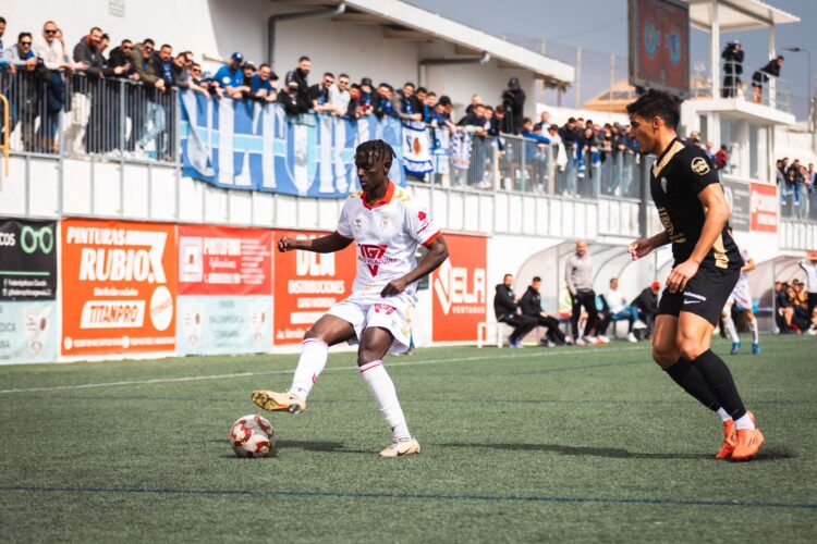 Ayán Galván durante un encuentro de la pasada temporada./G. SEGOVIANA