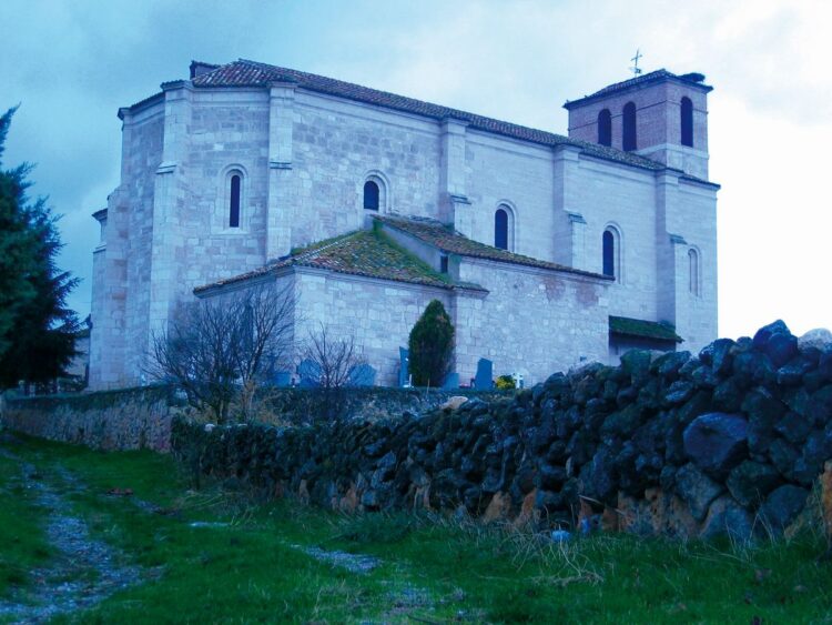 La imponente iglesia de Santo Tomás de Canterbury.
