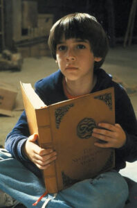 Letra que propulsa el cine 9 Barret Oliver fue Bastian en “La historia interminable” de 1984.