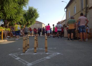 Instante del concurso de bolos en Dehesa Mayor / ASOCIACIÓN CULTURAL ‘LA YESERA’