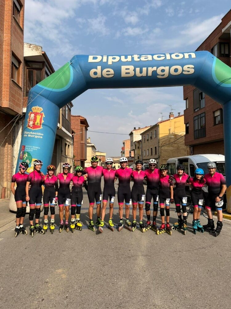 El CD Segovia Patina brilla en el IX Trofeo de Velocidad Villa de Belorado 1 La comitiva del club segoviano durante su participación en la cita./CD SEGOVIA PATINA