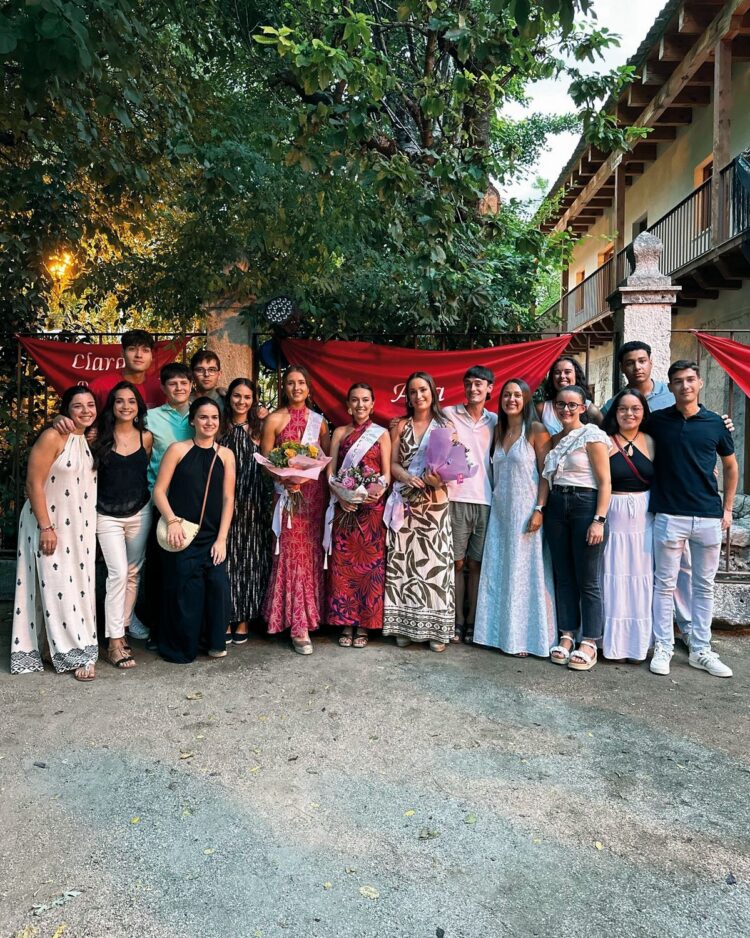 La Corregidora y sus damas ven cumplida una ilusión 1 reinas y acompanantes