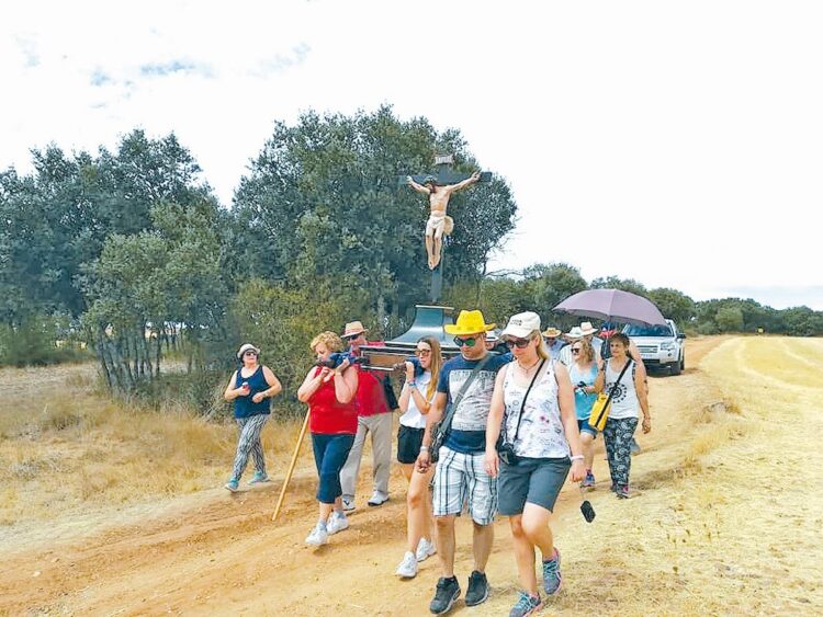 La Romería del Cristo es una de las tradiciones más arraigadas en Labajos. / Ayuntamiento de Labajos