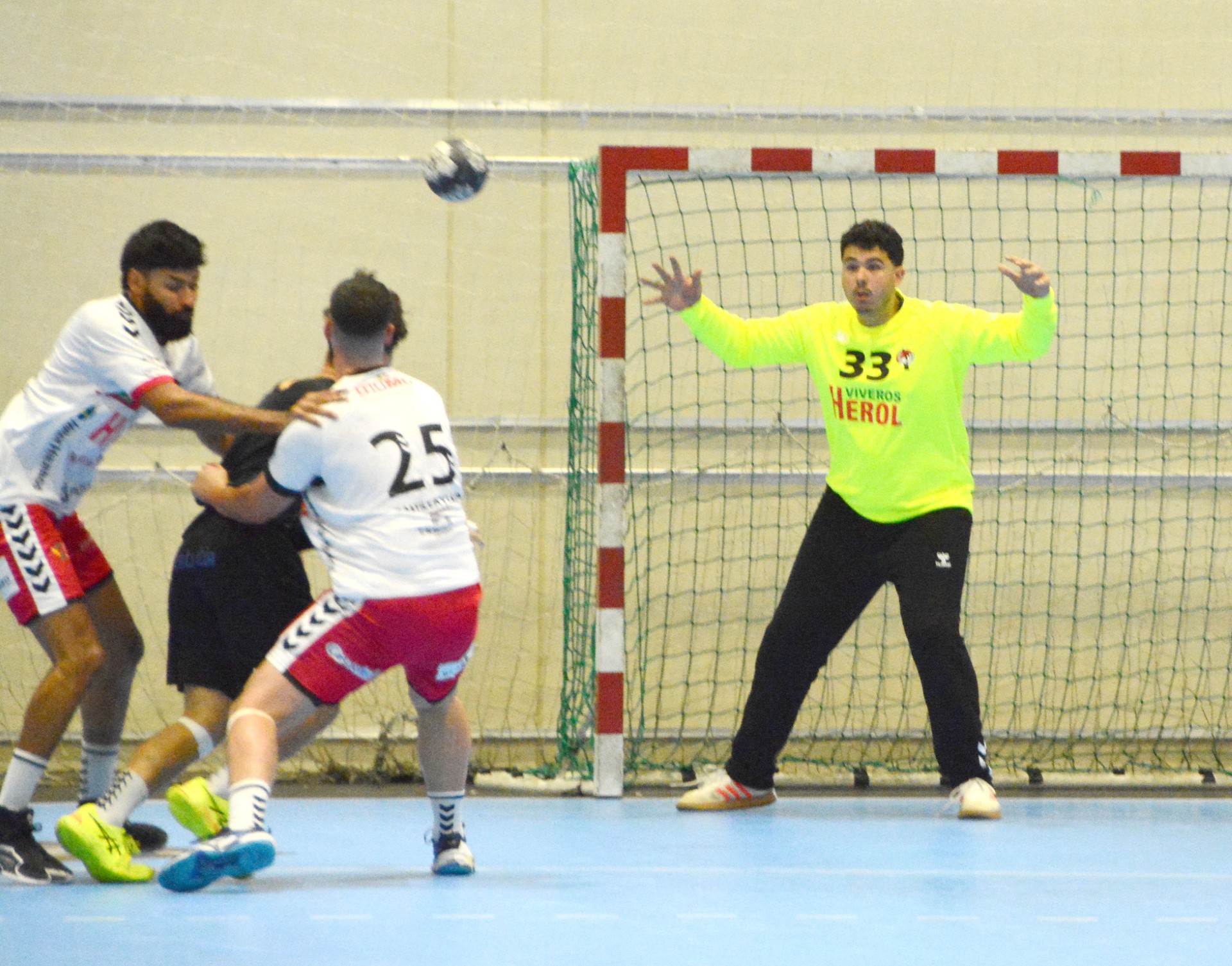Asap Ching debutó con la camiseta navera. / A.M.