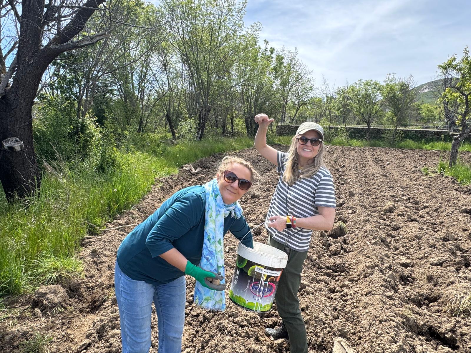 Dos miembros de la cooperativa / E.A.