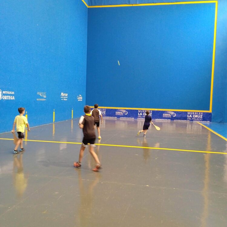 Un instante del campus deportivo organizado por el club segoviano./CP VALLELADO