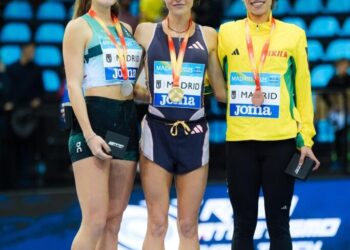 Águeda Marquéz e Idaira Prieto, en el podio del Nacional./FETACYL