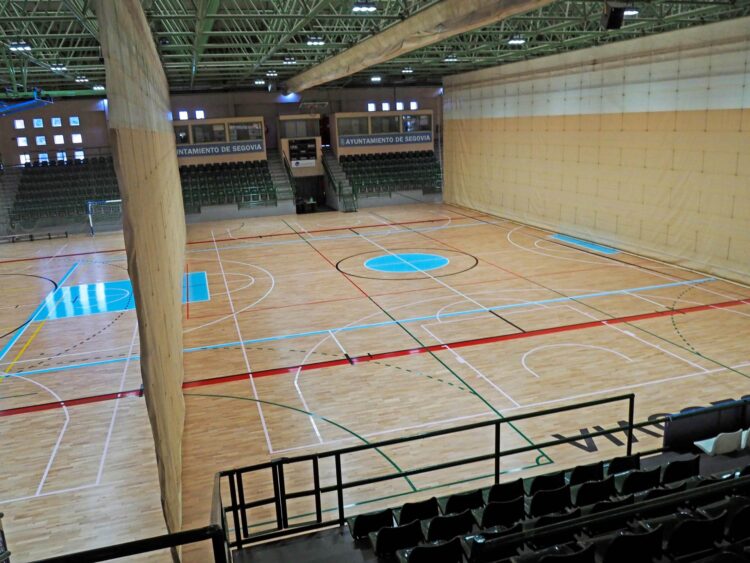 La Superliga defiende su legalidad ante las demandas de la Federación Territorial 1 El pabellón Pedro Delgado, dividido en tres canchas de juego./ E.A.