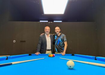 El concejal de Educación y Juventud, Sergio Calleja, junto a Luis Felipe García, de Segopool./ AYUNTAMIENTO