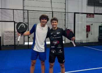 Guillermo Fernández y Sergio Tierno en un duelo de la presente temporada./E.A