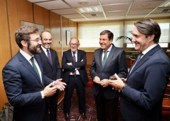 Reunión sobre la planificación del transporte energético en la Comunidad. / Juan Lázaro