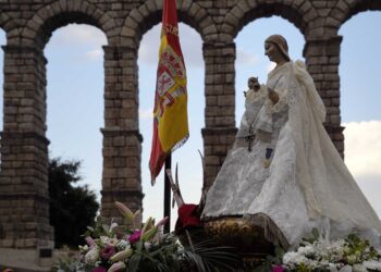Subida de la virgen la pasada semana /MARIO ANTÓN LOBO