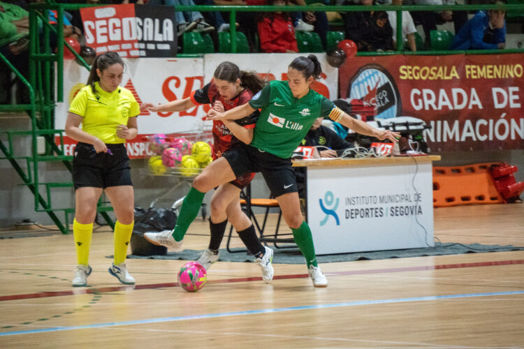 El Segosala busca cerrar la herida copera con una victoria liguera ante el Meigas 1 Un instante del duelo entre Segosala y Les Corts./HÉCTOR CRIADO