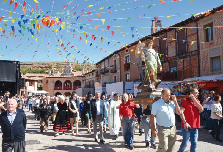 Procesión de San Miguel./ Belén de Marcos