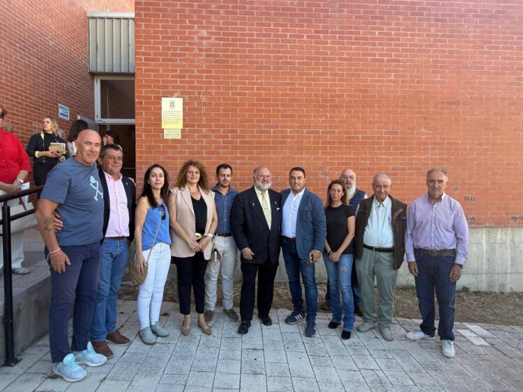 Homenaje a ‘El Barbas’ en el polideportivo de El Espinar 1 Asistentes al homenaje./DIPUTACIÓN DE SEGOVIA