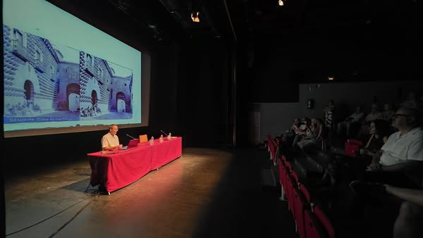 Segoidentia, una reflexión sobre la cultura inmaterial 1 Ponencia inaugural en la sala Julio Michel./AYUNTAMIENTO DE SEGOVIA