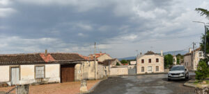 Muñoveros y sus amplios campos arcillosos 7 Arahuetes forma ayuntamiento junto a la cercana población de Pajares de Pedraza.