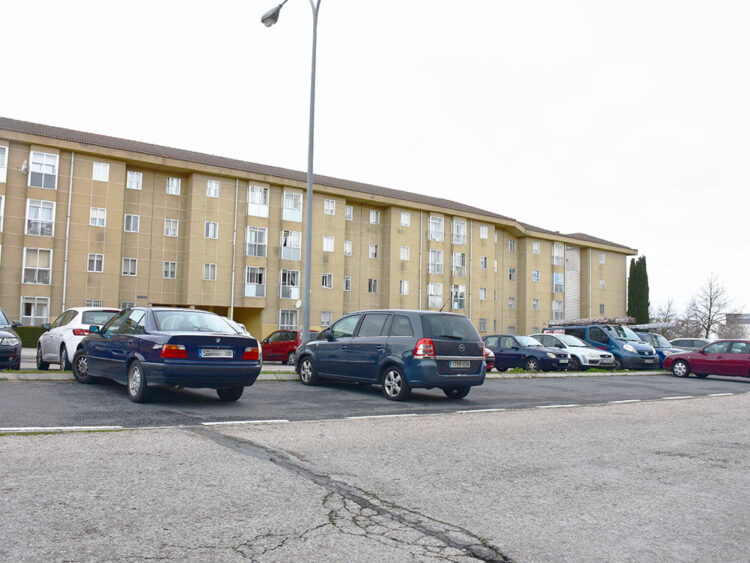 El avance de las obras en Nueva Segovia obliga a suprimir el aparcamiento en dos plazas 1 Plaza Calderón de la Barca, en el barrio de Nueva Segovia. A.M