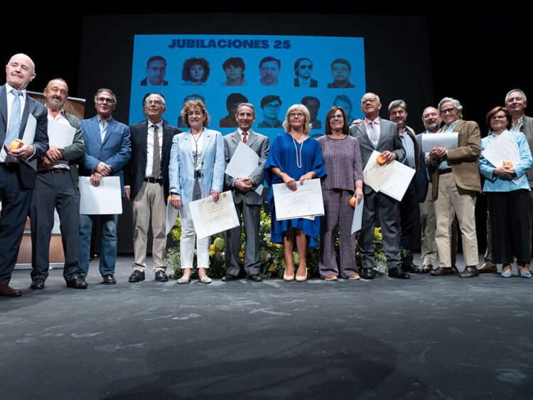 Acto del Colegio de Médicos de Segovia en el Teatro Juan Bravo. / HÉCTOR CRIADO
