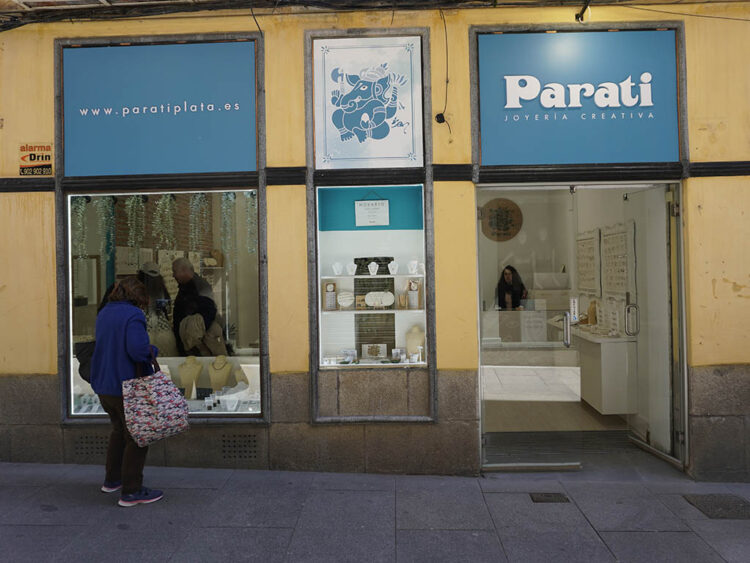 Establecimiento comercial en el centro de Segovia. / HÉCTOR CRIADO