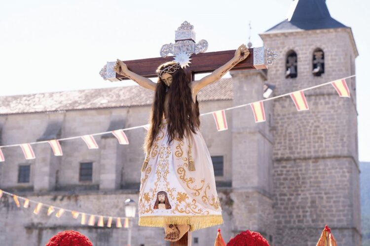 El Espinar ansioso por vivir sus fiestas 1 La bellísima imagen del Santo Cristo del Caloco./ Nandini Love