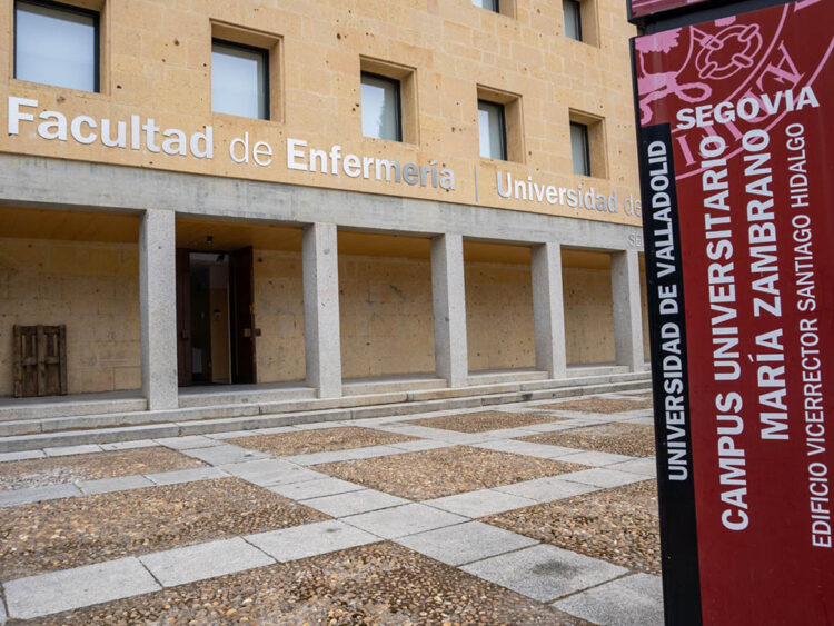 La Facultad de Enfermería estrena sede en Segovia en el Edificio ‘Santiago Hidalgo’ 1 Facultad de Enfermería de Segovia, en el Edificio 'Santiago Hidalgo'. / HÉCTOR CRIADO